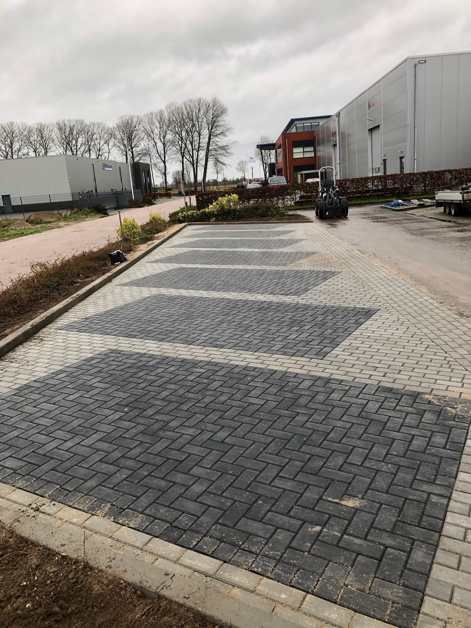 Bedrijfsterrein Wolvega — Bestrating · 2024